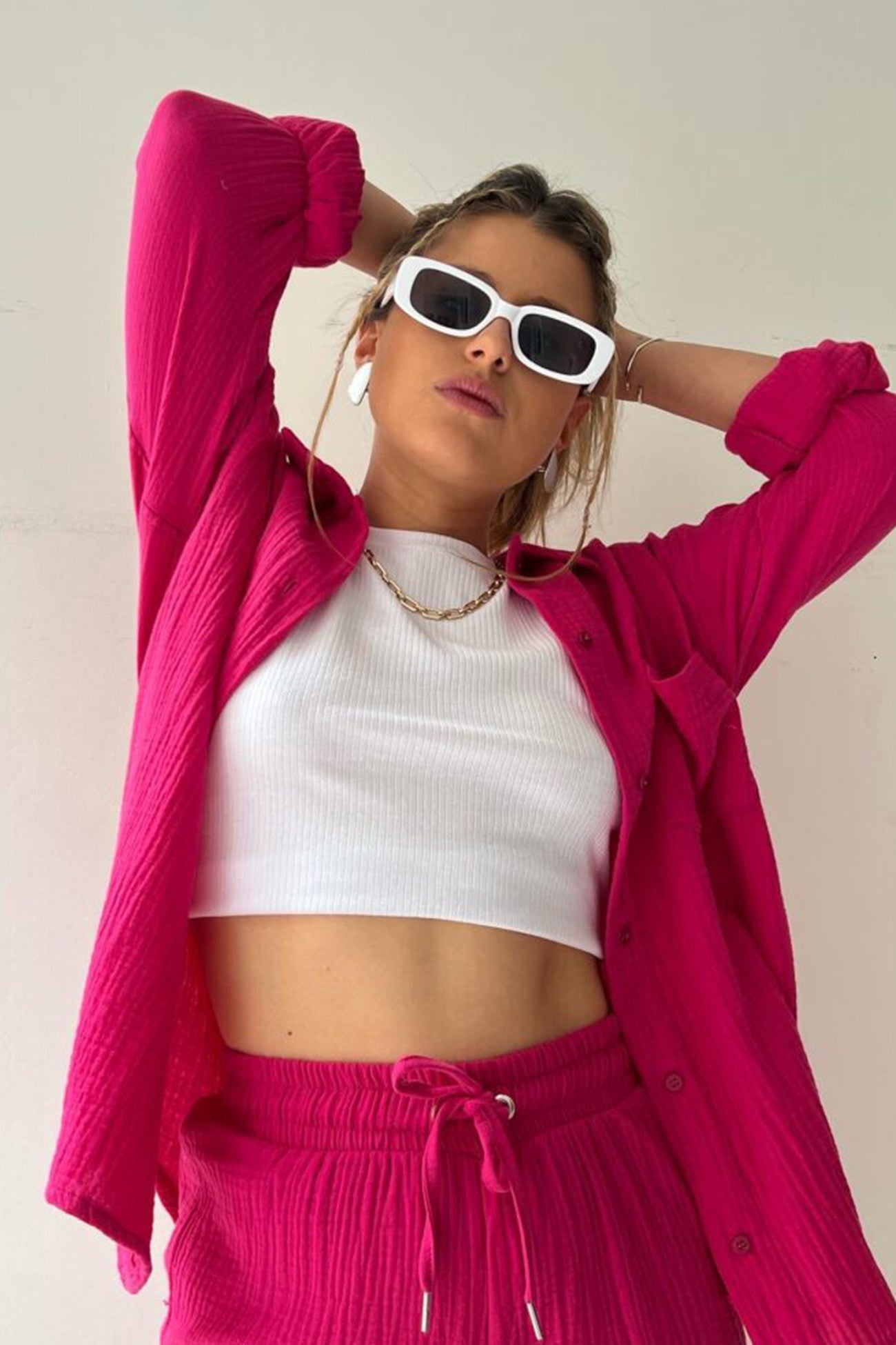 Vielseitiges Damen Shorts-Set mit Hemd für sommerliche Freizeitlooks