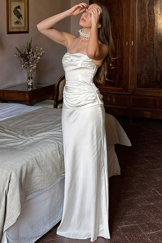 Damen Maxikleid aus Satin in Bodycon-Passform, schulterfrei, Vorderansicht