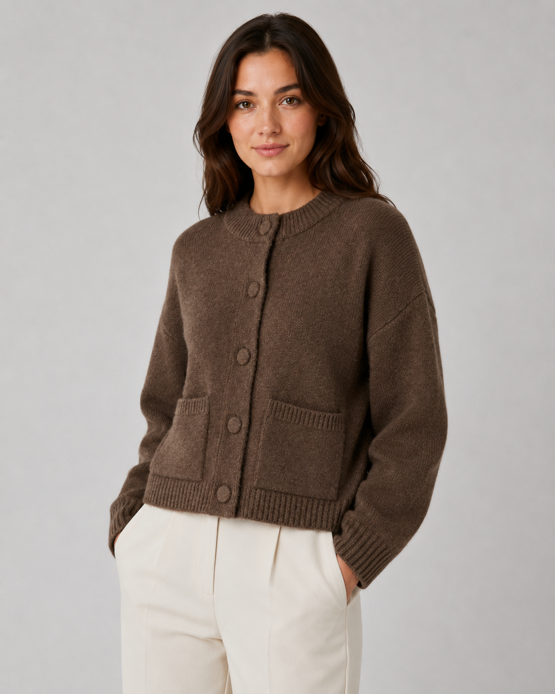 Damen-Strickjacke mit grober Bouclé-Struktur und kurzem Schnitt
