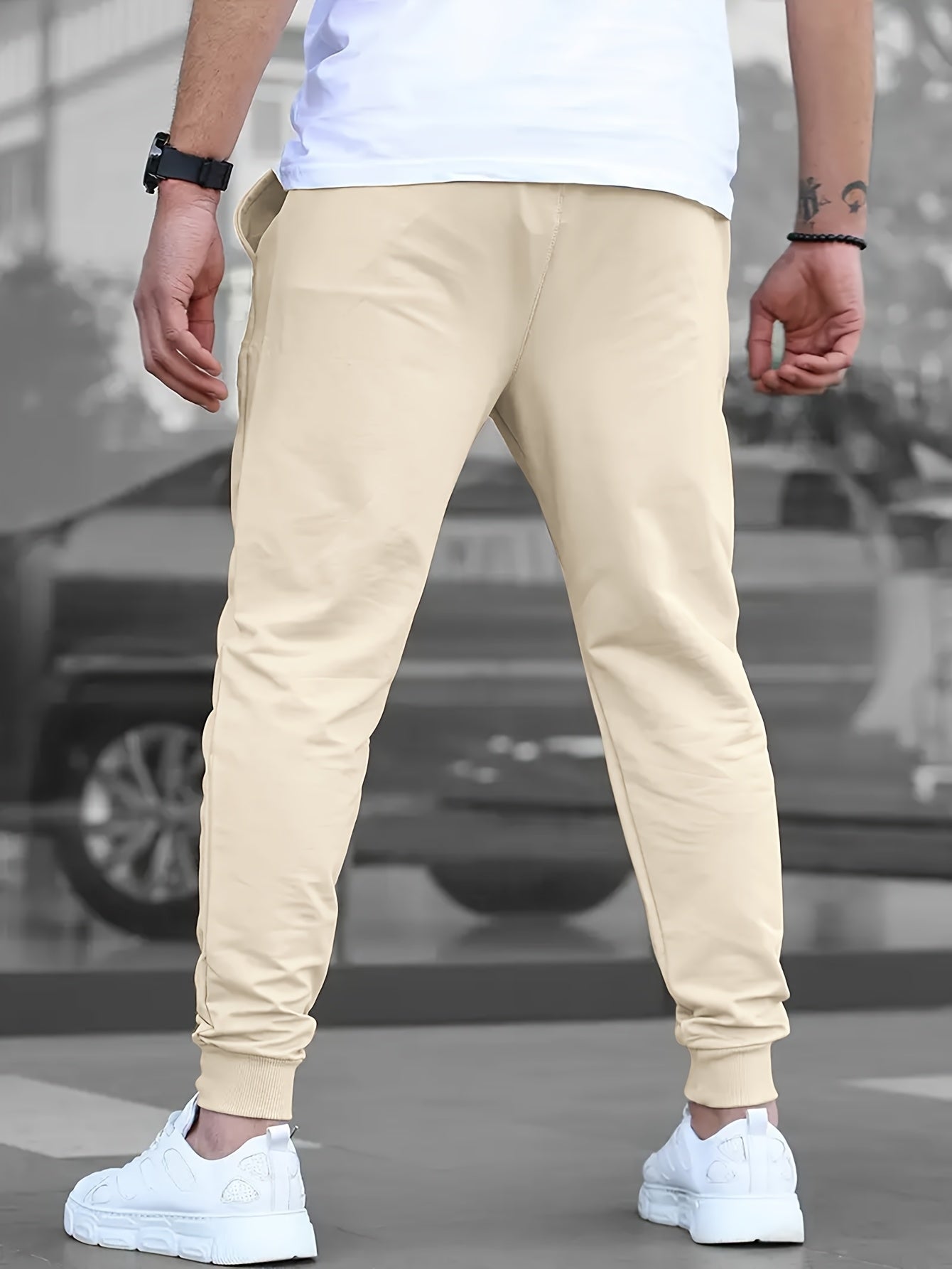 Herren Jogginghose Soft Touch am Modell in lässiger Frontansicht