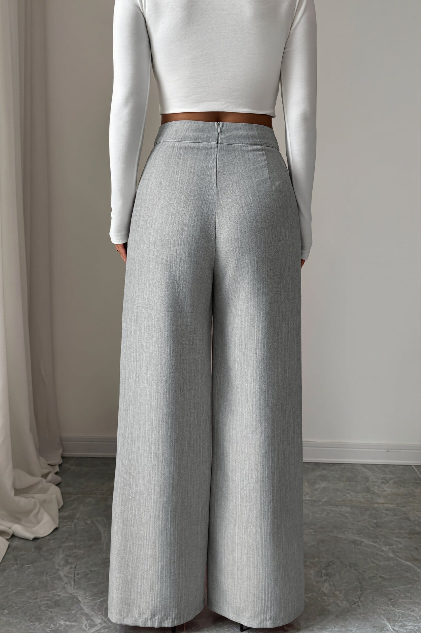 Weite Patchwork-Hose für Damen mit hohem Bund von hinten