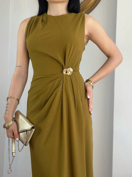 Ärmelloses Maxikleid aus Poly-Mischgewebe mit Schlitz in Oliv