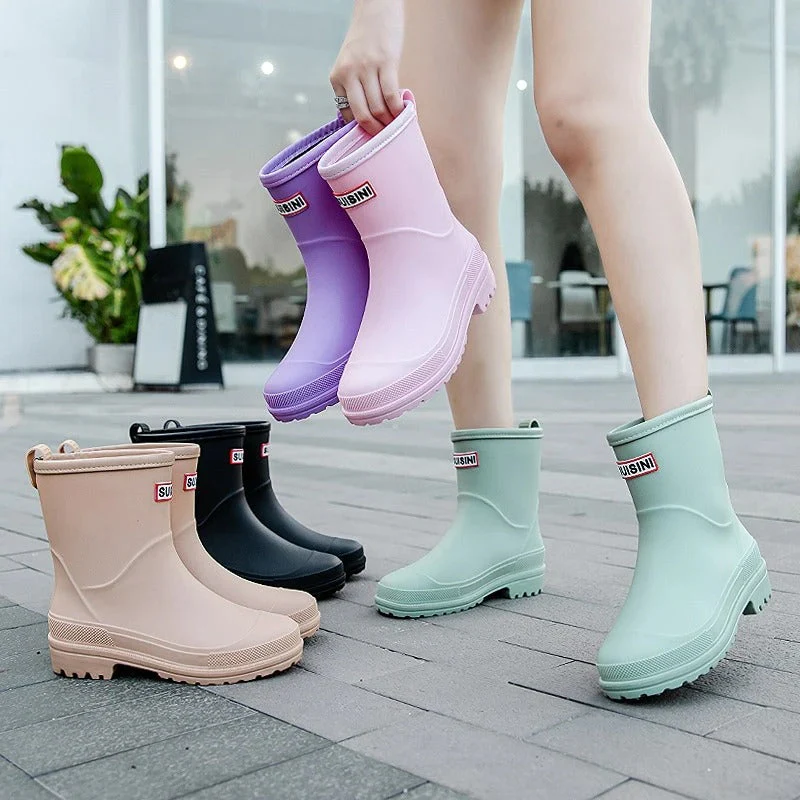 Robuste Regenstiefel für Damen bei nassem Wetter