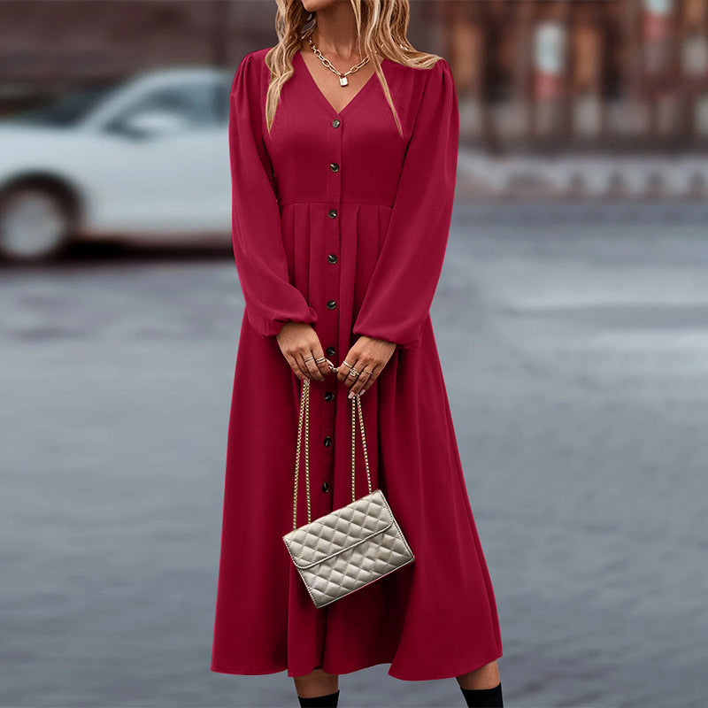 Damenkleid mit langen Ärmeln und klassischer Knopfleiste
