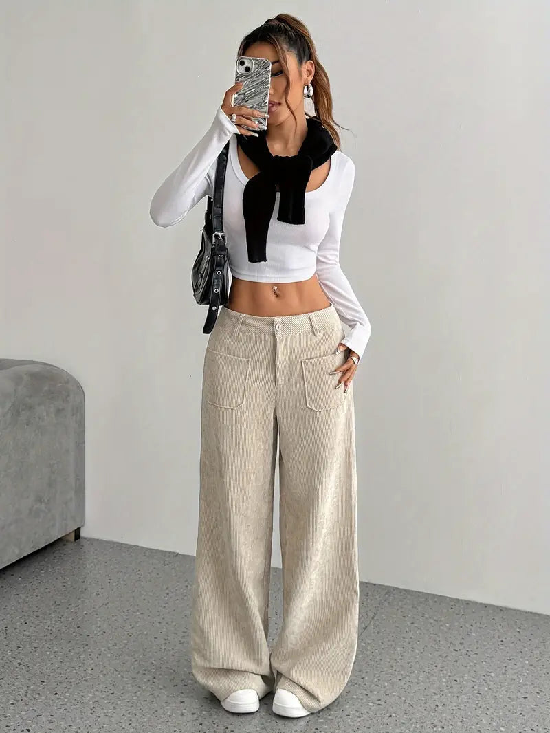 Damen weite Hose mit hohem Bund und Struktur in Seitenansicht