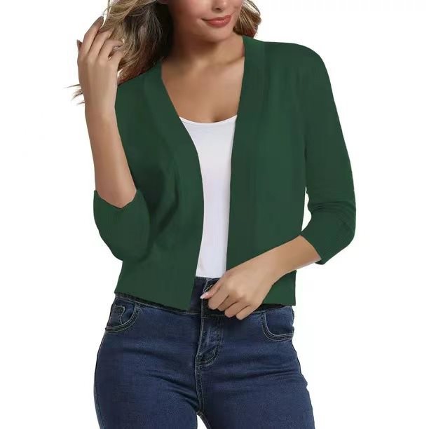 Seitliche Ansicht des Damen-Cardigans mit Dreiviertelärmeln