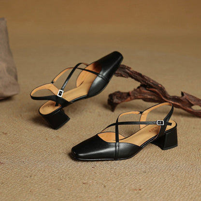 Detail des Blockabsatzes bei Damen Pumps mit Riemchen