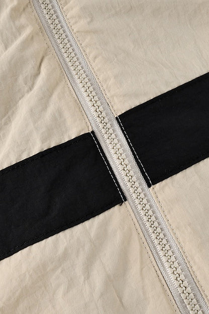 Rückansicht der modernen Farbblockjacke für den Alltag