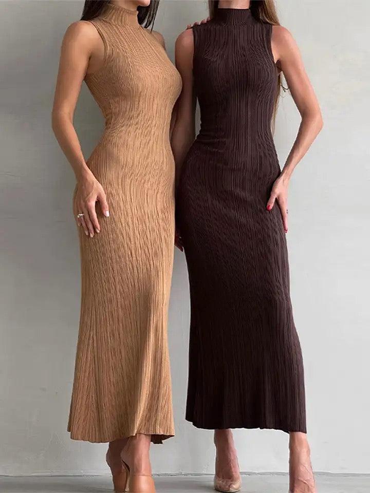 Weiches Strick-Kleid mit tailliertem Schnitt und ausgestelltem Rock, Midi-Länge, Damen