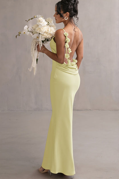 Abendliches Damen Maxikleid mit Wasserfallausschnitt im Detail