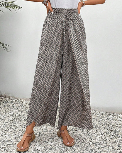 Damenhose mit weitem Bein und fließender Silhouette