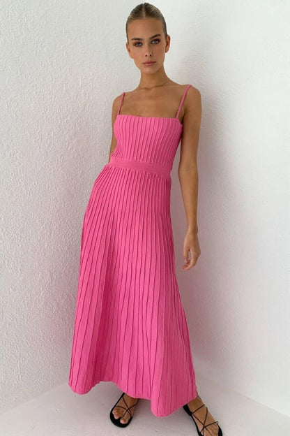 Plissiertes Midikleid aus Strick mit Spaghetti-Trägern