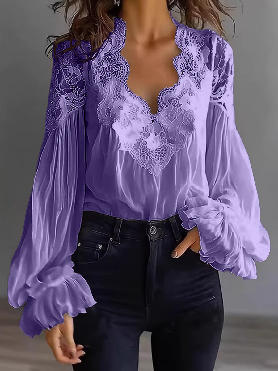 Damenbluse mit Spitzen- und Patchwork-Einsätzen und Puffärmeln