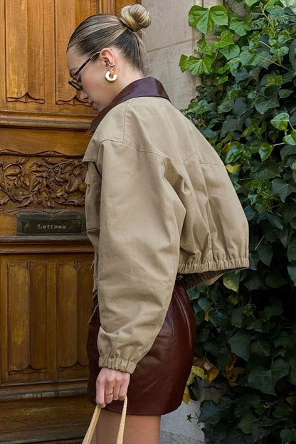 Damenjacke mit Kontrastfarben in lockerer Passform, Seitenansicht