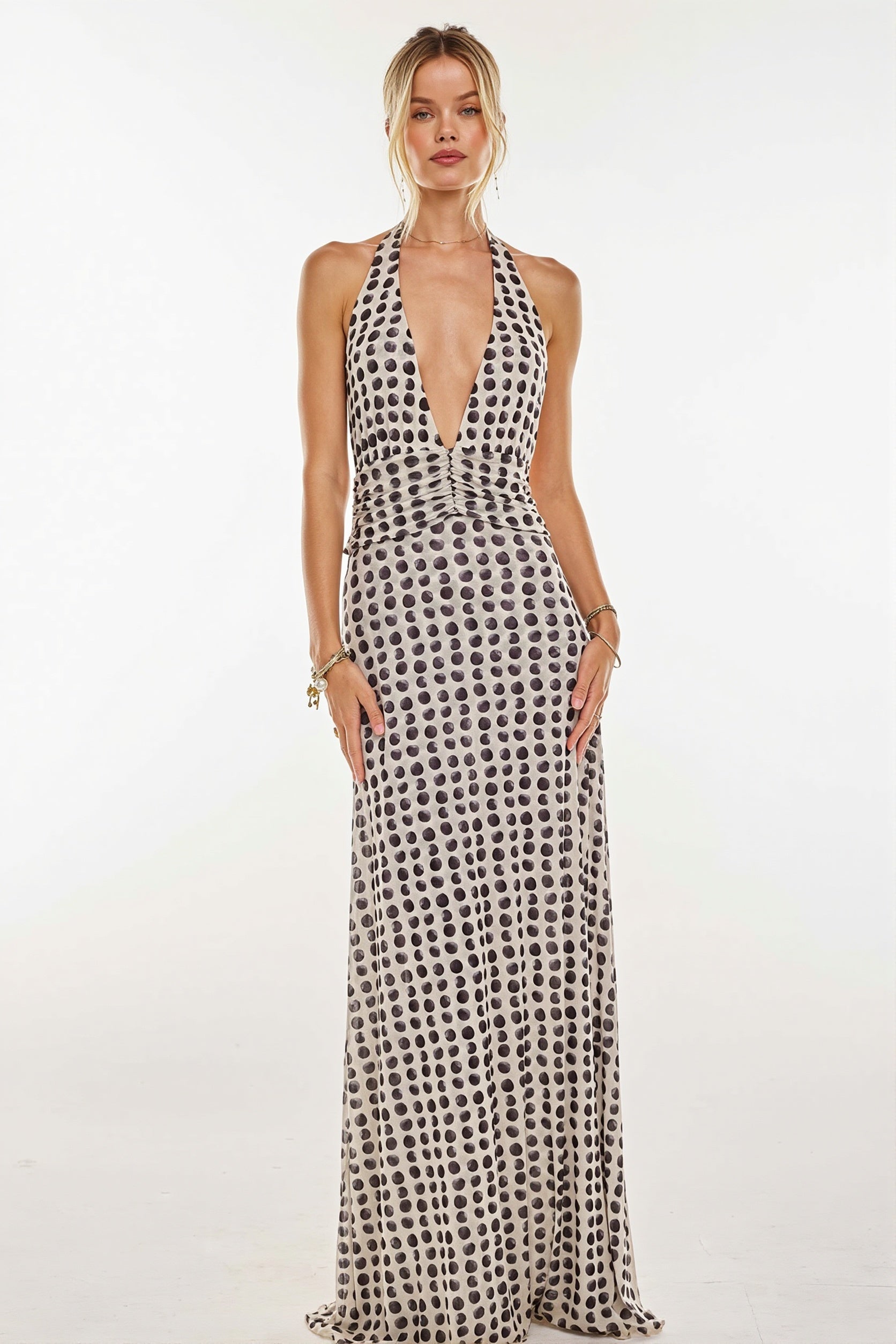 Detailansicht des Printmusters auf dem Damen Maxikleid