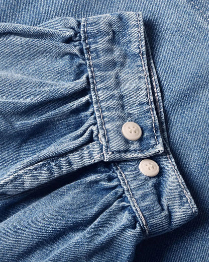 Damen-Jeanshemd aus Denim als lässiger Casual-Look