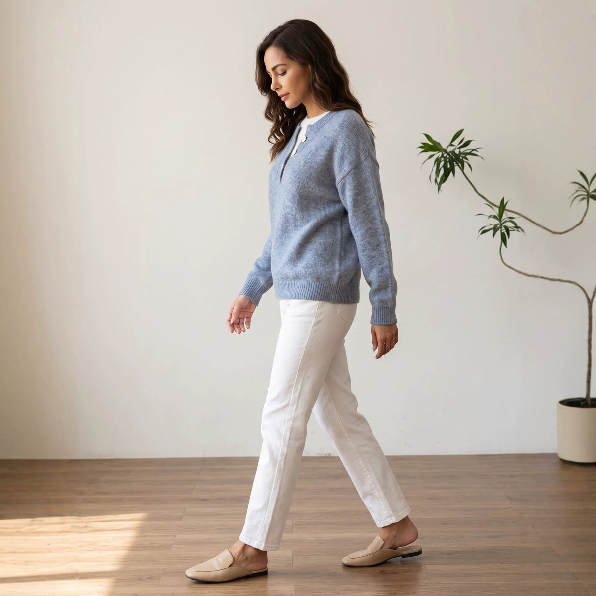 Damenpullover mit strukturiertem Strick und modernem Zweiteiler-Look