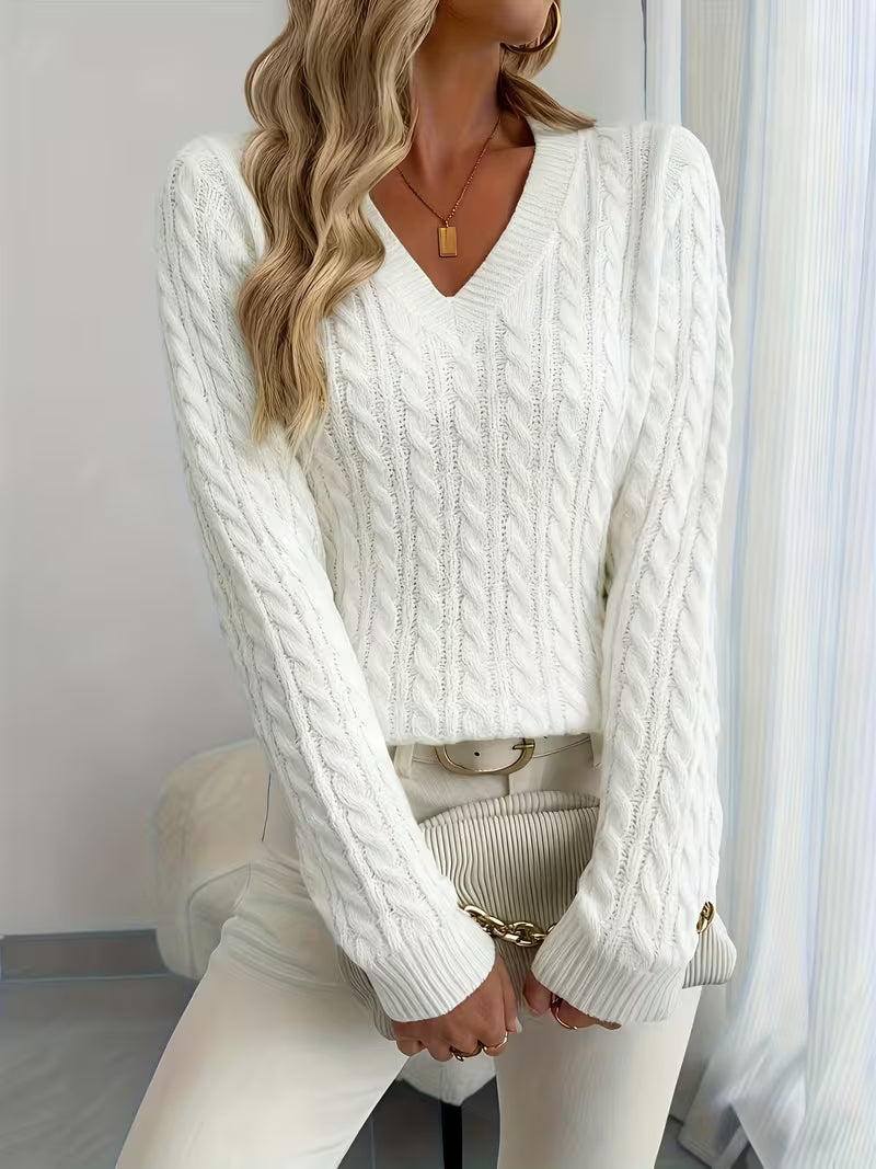 Rückansicht des schlichten Strickpullovers
