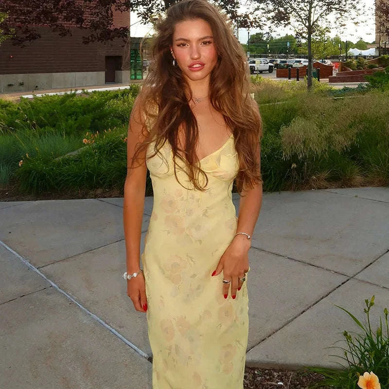 Florales Maxikleid mit tiefem Rückenausschnitt für den Sommer