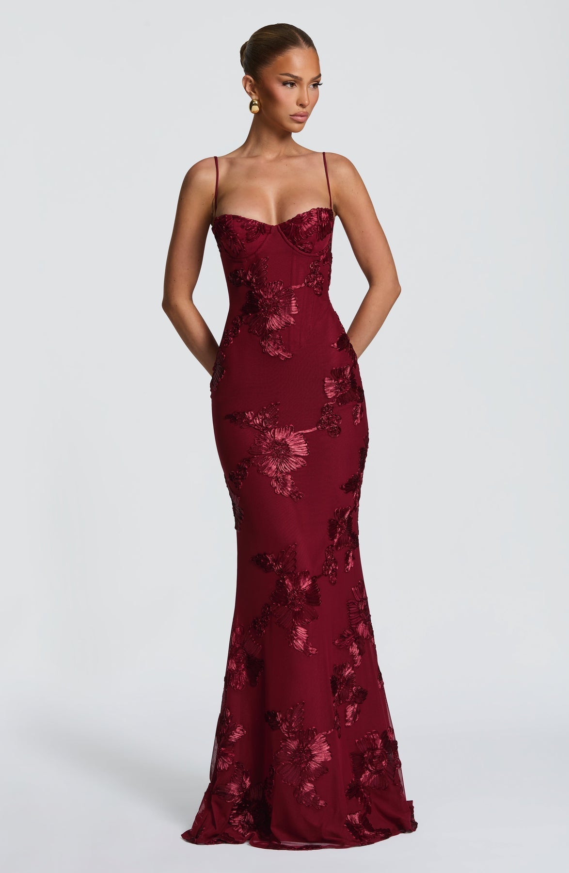Damen-Maxikleid mit Korsettpassform und Blumenapplikation in der Gesamtansicht
