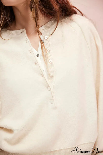 Weicher Damenpullover aus Strick mit lockerer Silhouette und Langarm