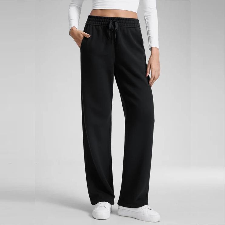 Damen weite High-Waist-Hose mit fließendem Schnitt in Vorderansicht