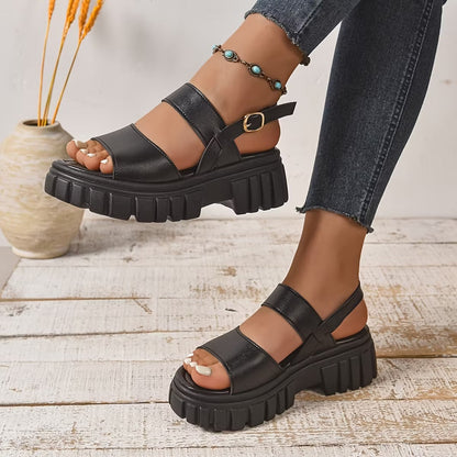 Seitliche Ansicht der Damen-Keilsandalen mit offener Form