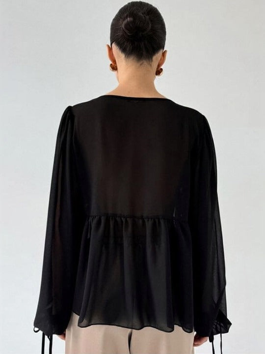Chiffon-Bluse mit Rüschen, V-Ausschnitt und Bindeband, Weiß