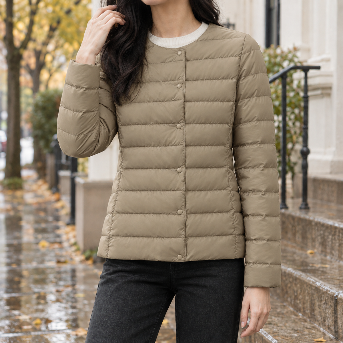 Rückansicht der taillenlangen Steppjacke für Damen