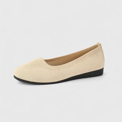 Damen Loafer mit Elastikeinsätzen in seitlicher Ansicht