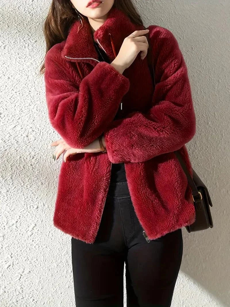 Flauschiger Damenmantel mit Kordelzug für einen warmen Winterlook