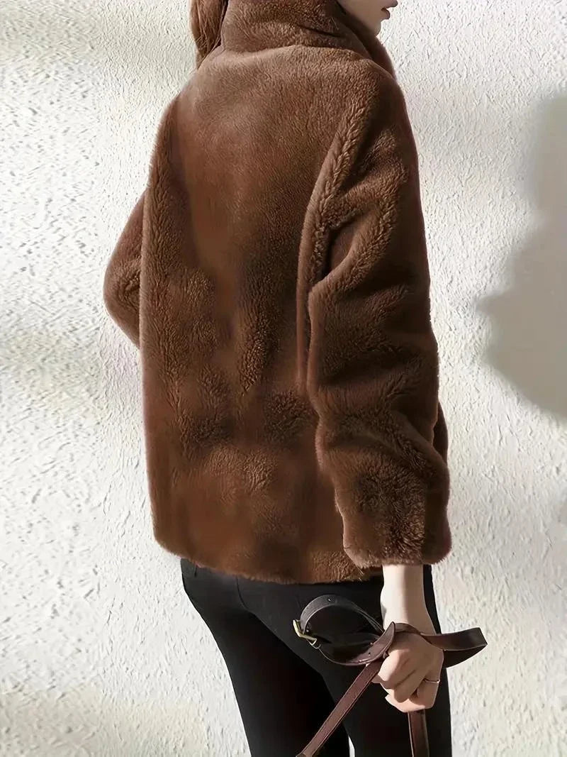 Weicher Damenmantel für bequeme Outfits an kalten Tagen