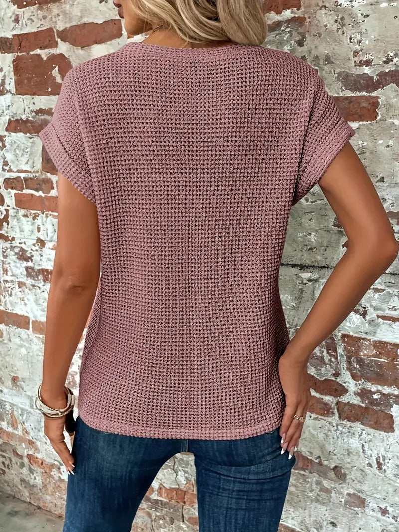 Damen Stricktop mit Kurzarm am Model getragen