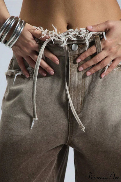 Damen Wide Leg Jeans mit Fransenbund im Gesamtlook
