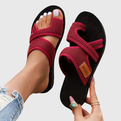 Damen Sandalen mit konturiertem Fußbett in schräger Ansicht