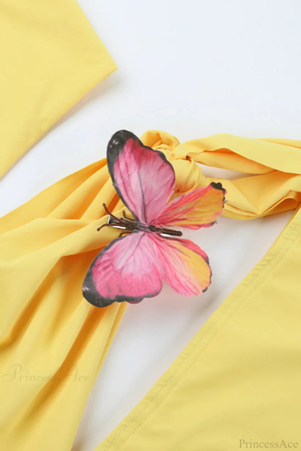 Rückansicht eines Damen Minikleids mit One-Shoulder-Design