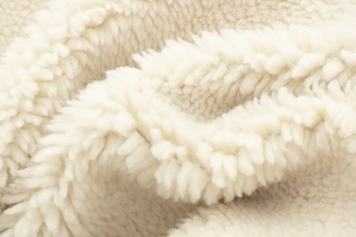 Weiche Winterjacke aus Teddyfleece von hinten