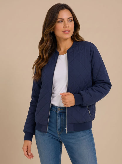 Damen-Bomberjacke als vielseitige Übergangsjacke im Alltag