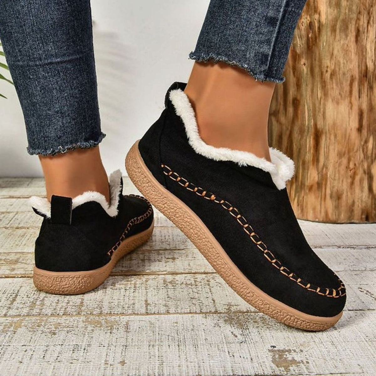 Innenansicht des Damen-Slippers mit warmem Fleecefutter