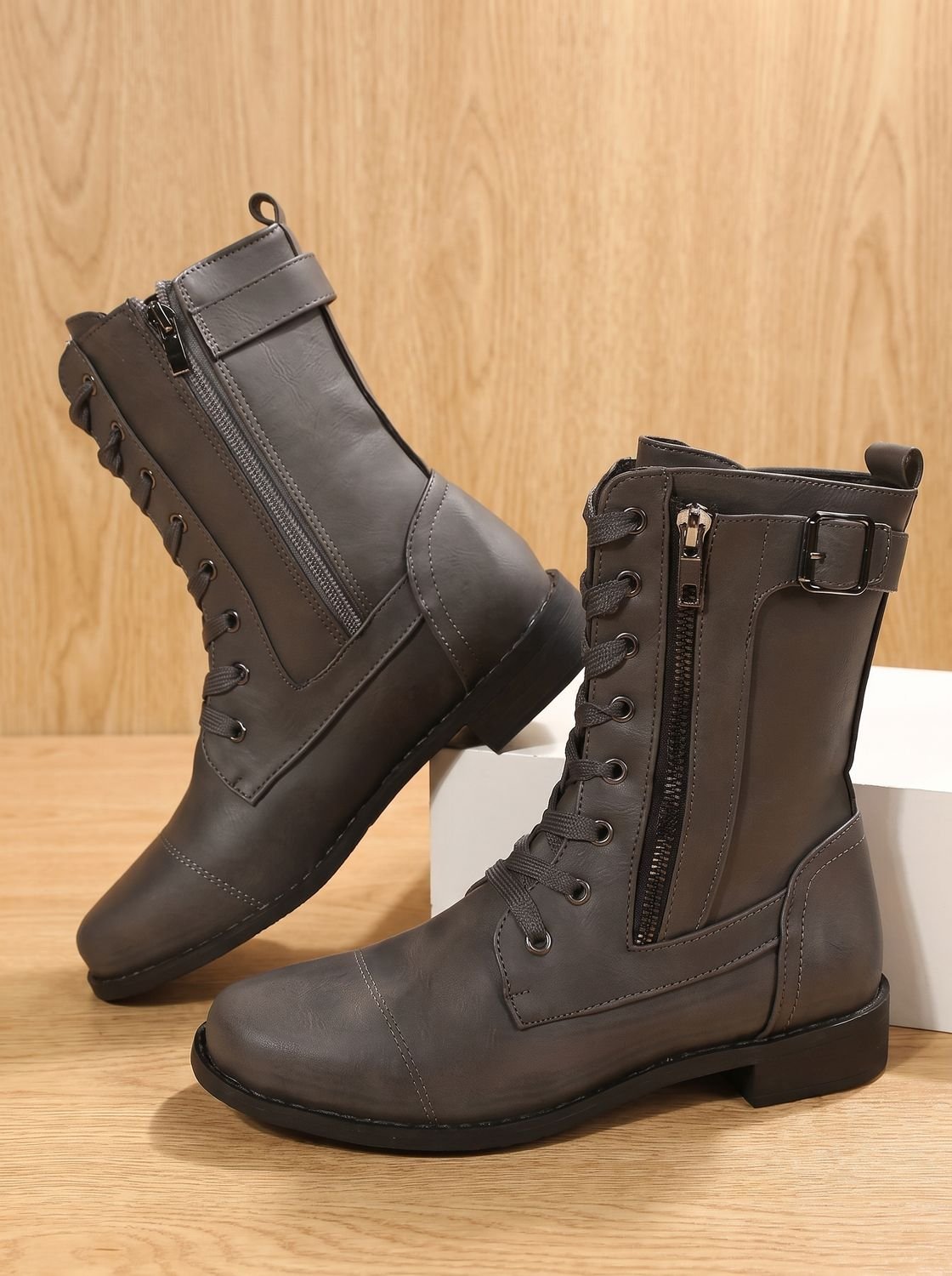 Damenstiefel mit seitlichem Reißverschluss