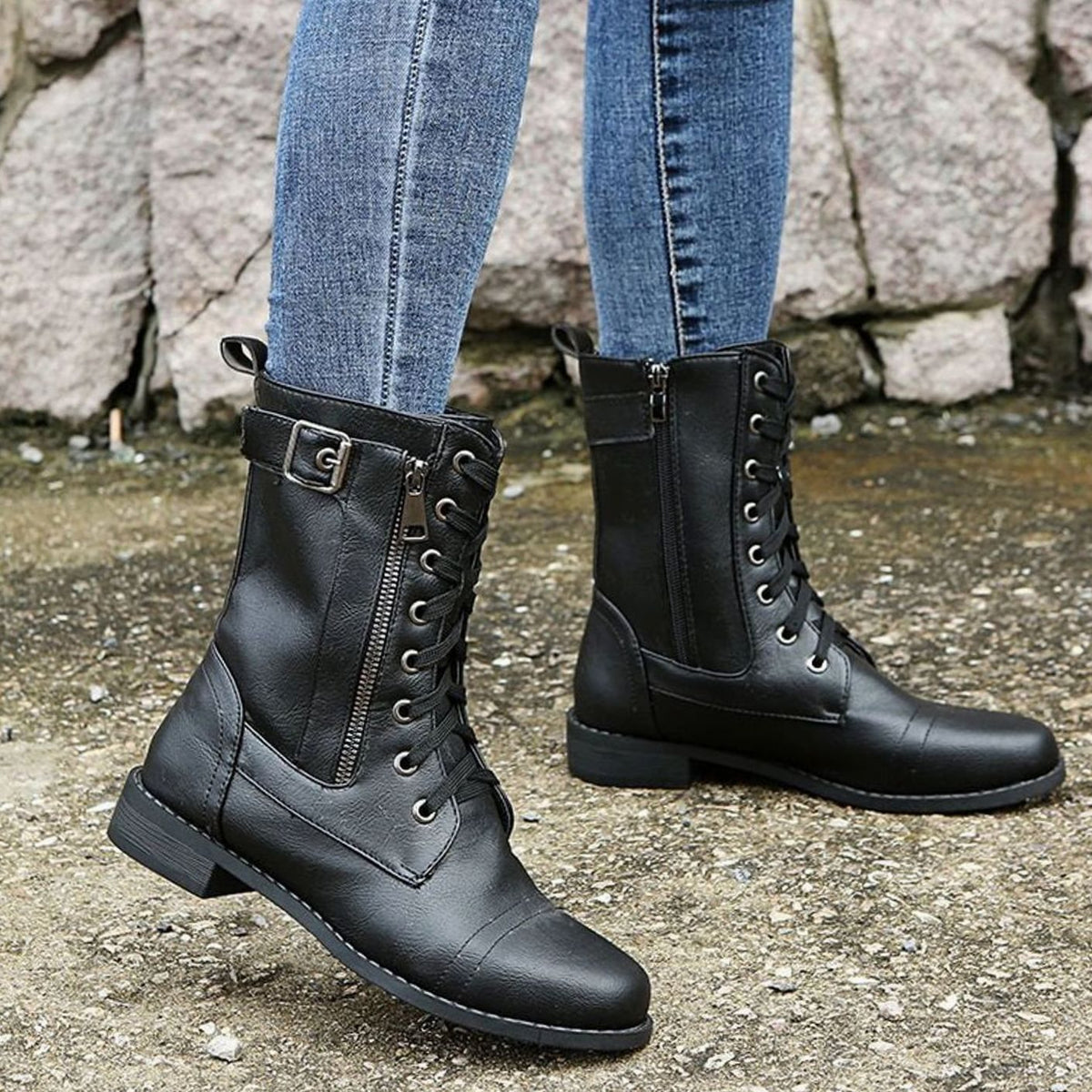 Seitenansicht des Seitenreißverschlusses an den Damenboots