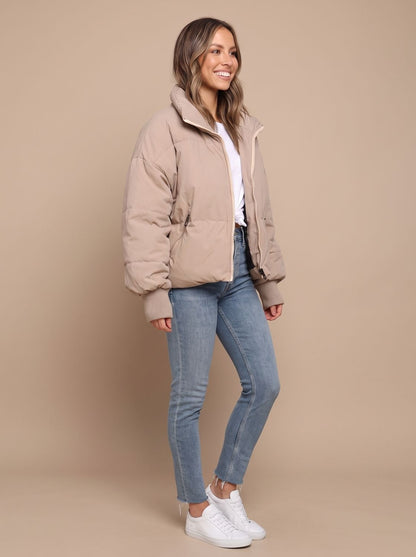 Rückansicht der Damen Oversize Steppjacke