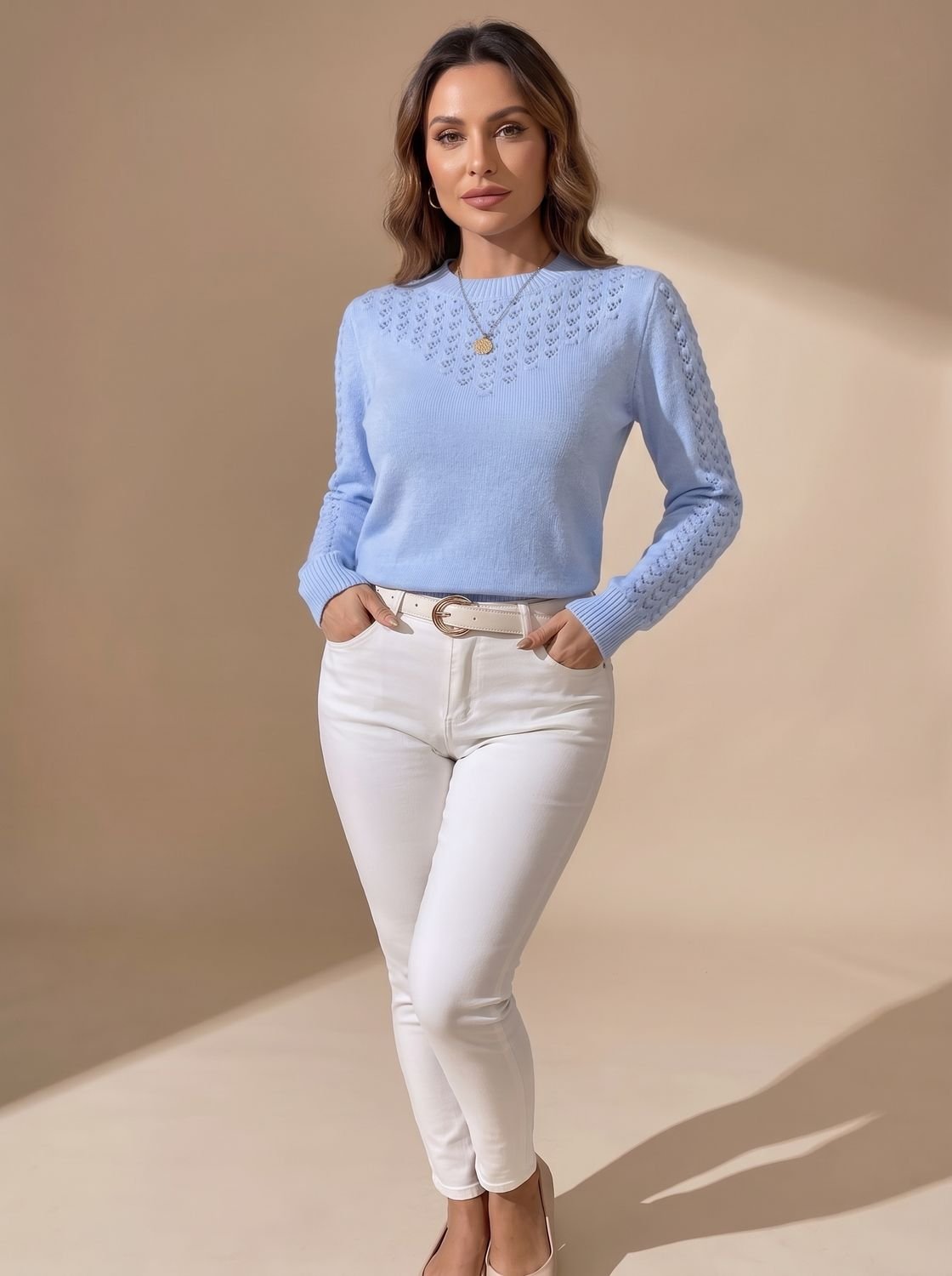 Detailansicht des Pointelle-Strickmusters am Damenpullover