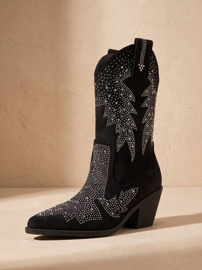 Vorderansicht der Cowboy-Boots für Damen mit dekorativen Strasssteinen