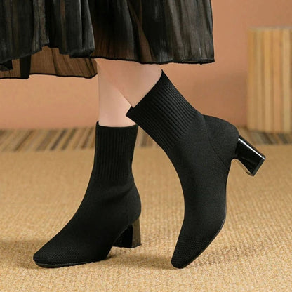 Damen-Rippstrick-Stiefeletten mit elastischem Schaft und markantem Blockabsatz