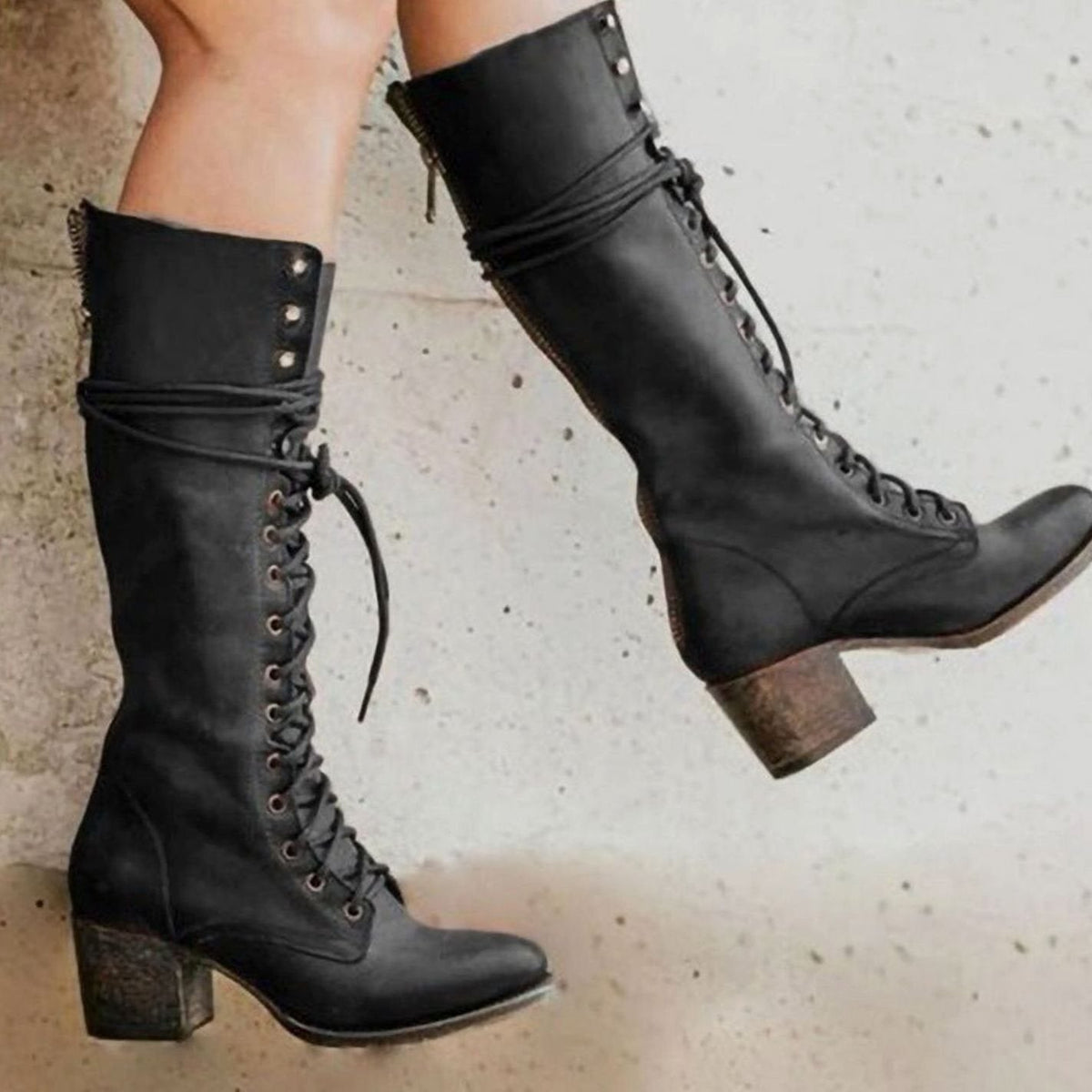 Kniehohe Schnürstiefel für Damen aus der Rückansicht